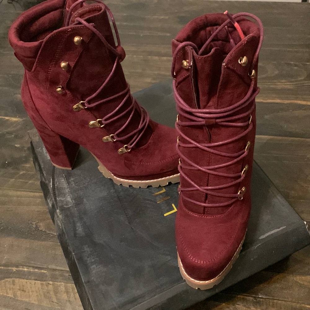 Womens Tie up booties